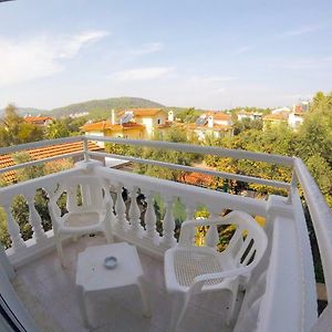 Üç Kişilik Oda